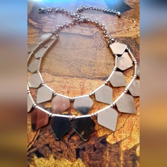 Jewelry - Gold Statment Necklace